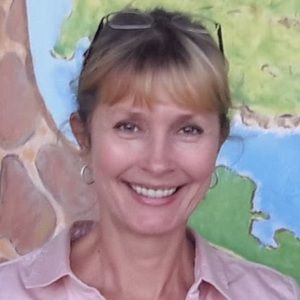 Meet your Posher, Larissa